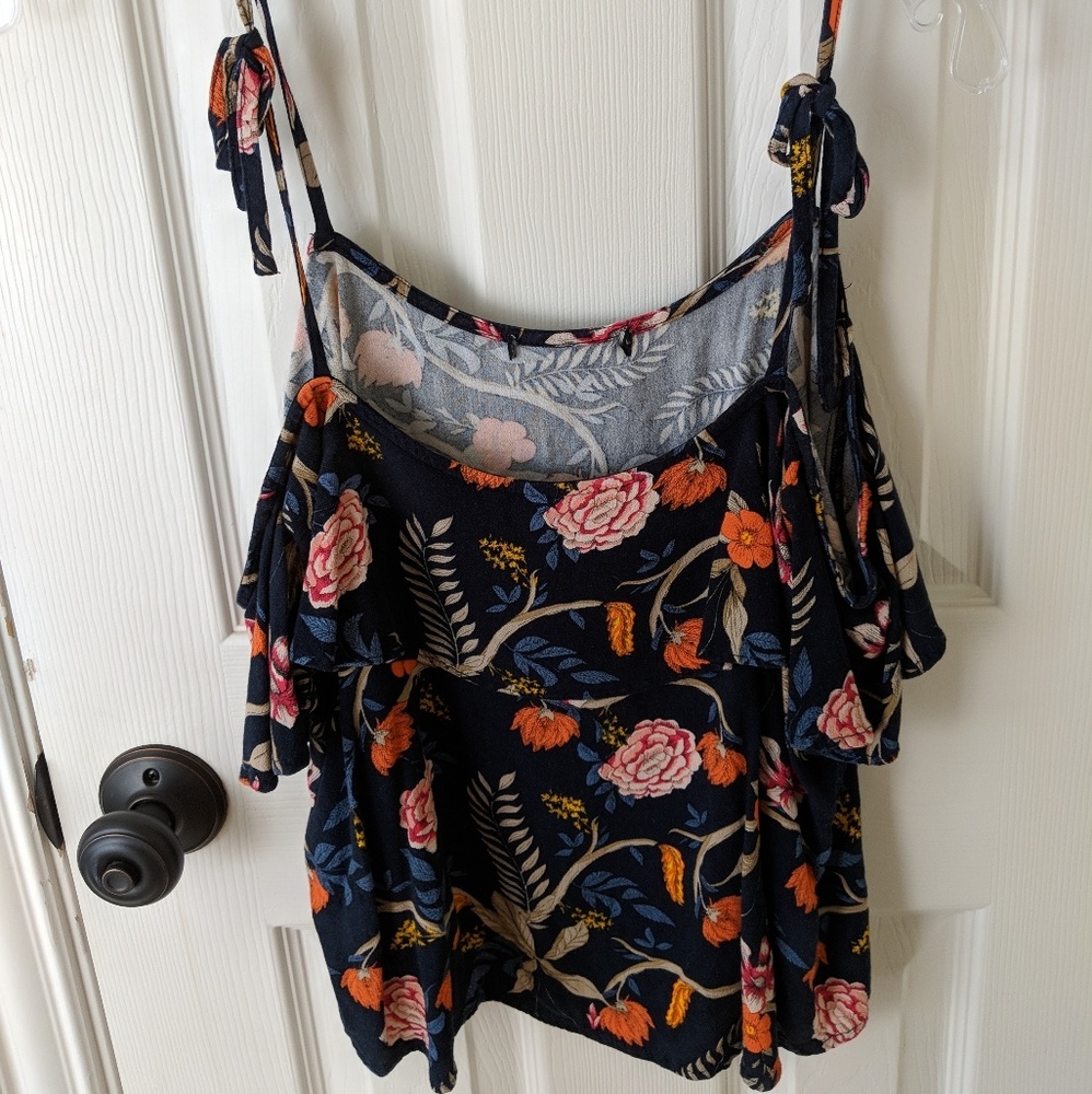 Tie strap crop top